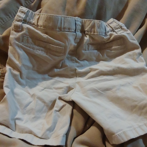 Girls uniform shorts with elastic waistband - Picture 3 of 4